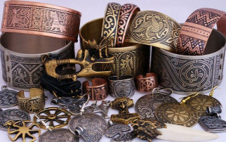 Древнерусские женские украшения Древнерусские женские украшения.